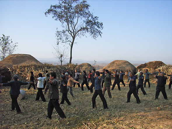 Soaring Crane practitioners in rural Song county 嵩县